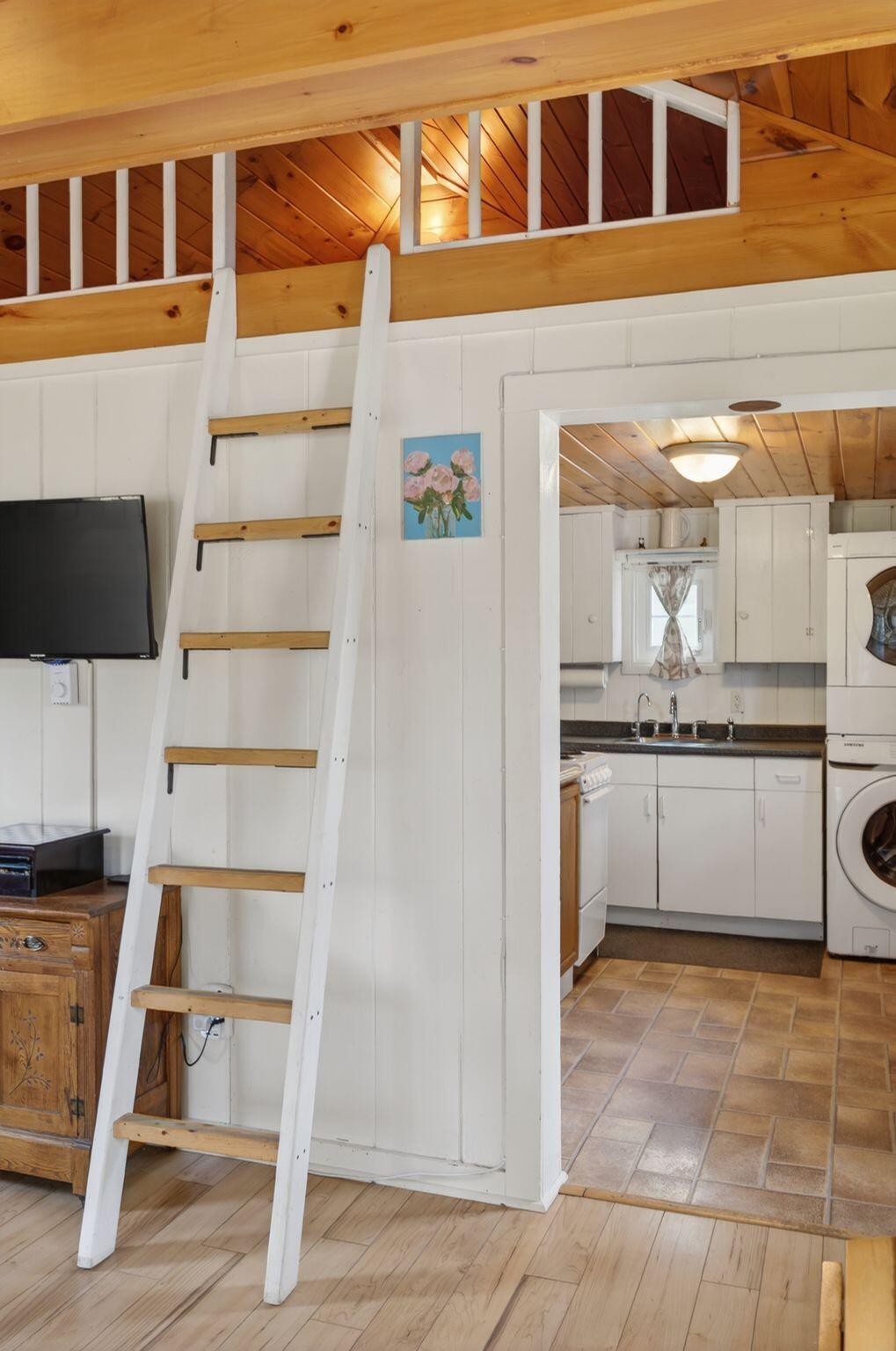 1 Gilleys Lane Raymond ME 04071