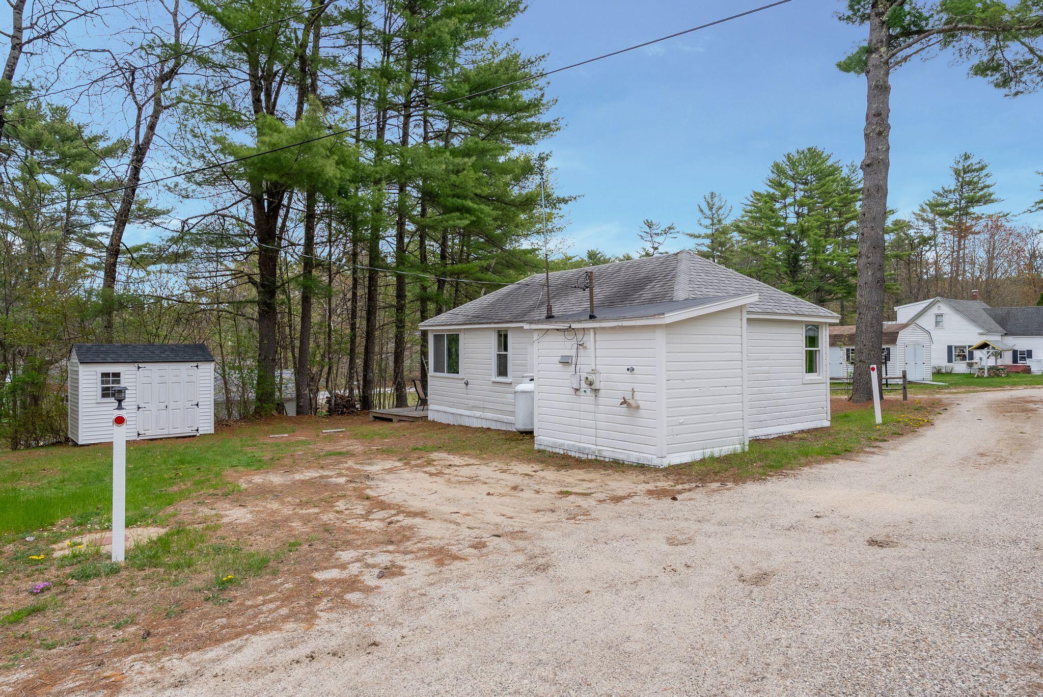 1 Gilleys Lane Raymond ME 04071