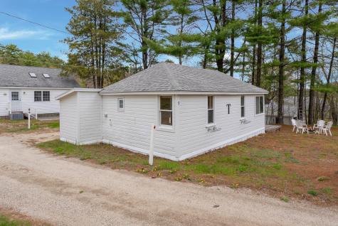 1 Gilleys Lane Raymond ME 04071