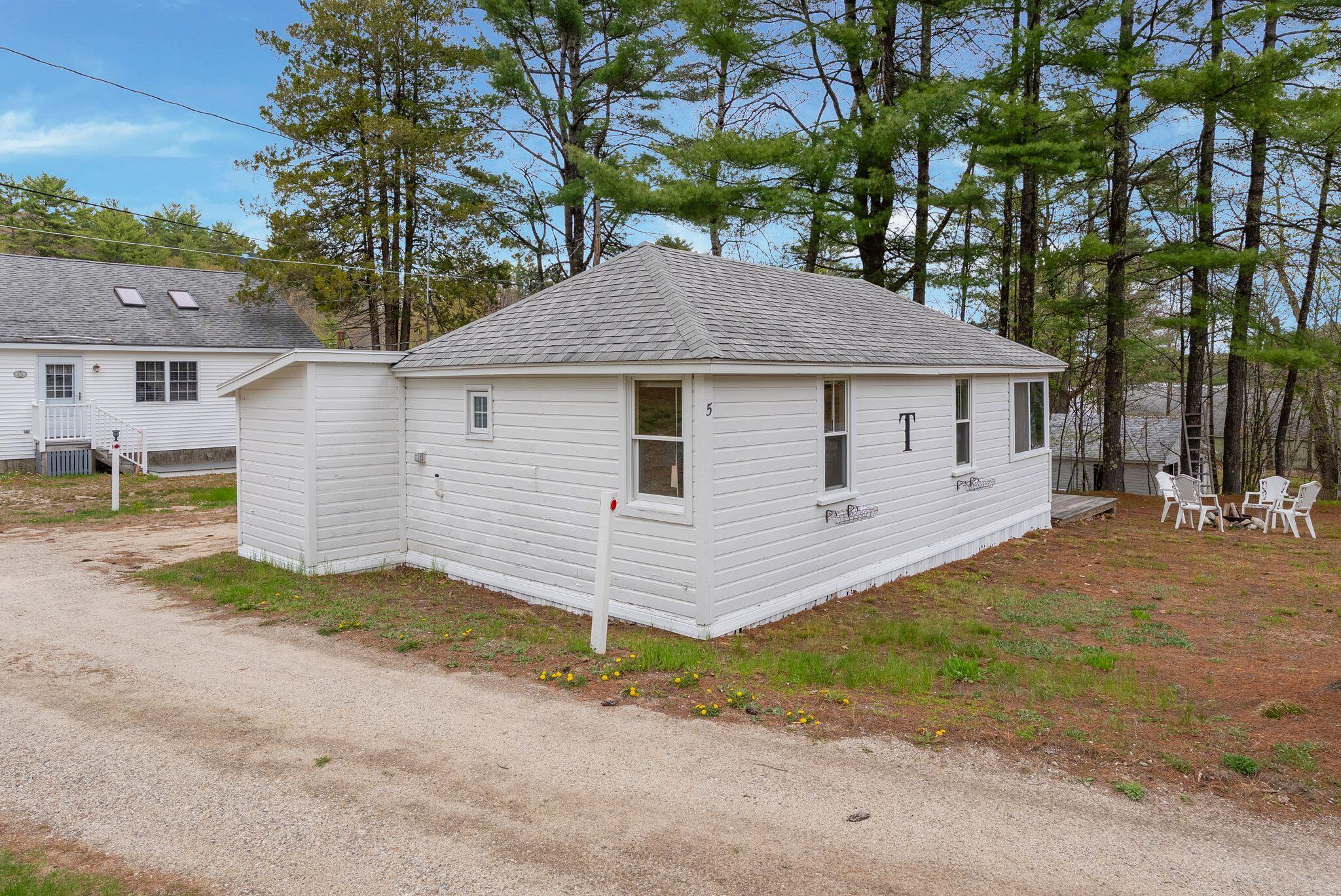 1 Gilleys Lane Raymond ME 04071