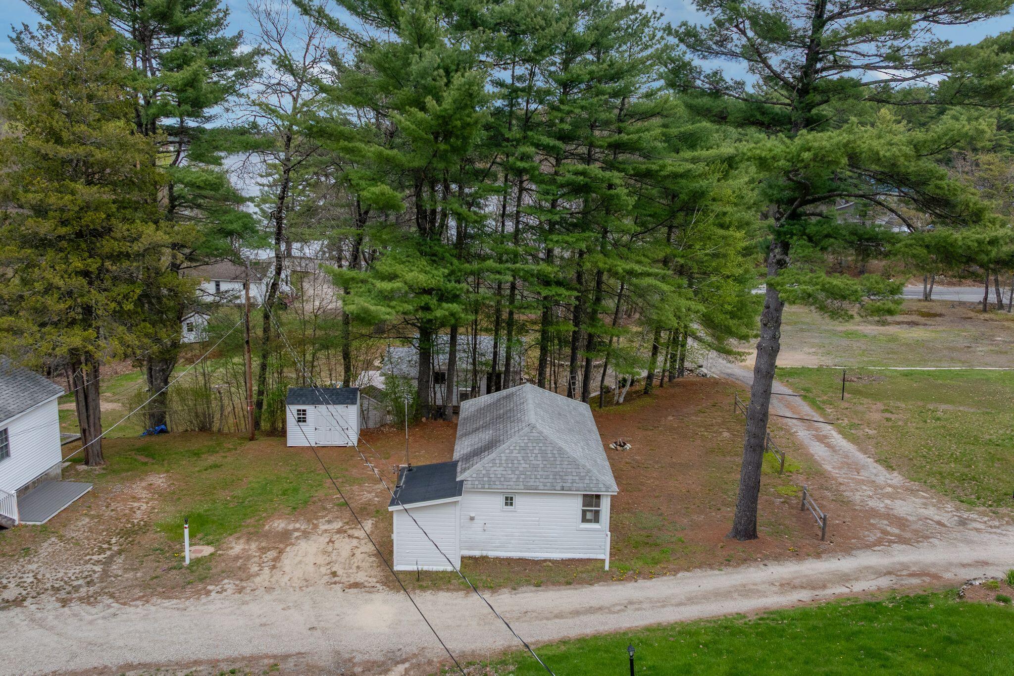 1 Gilleys Lane Raymond ME 04071