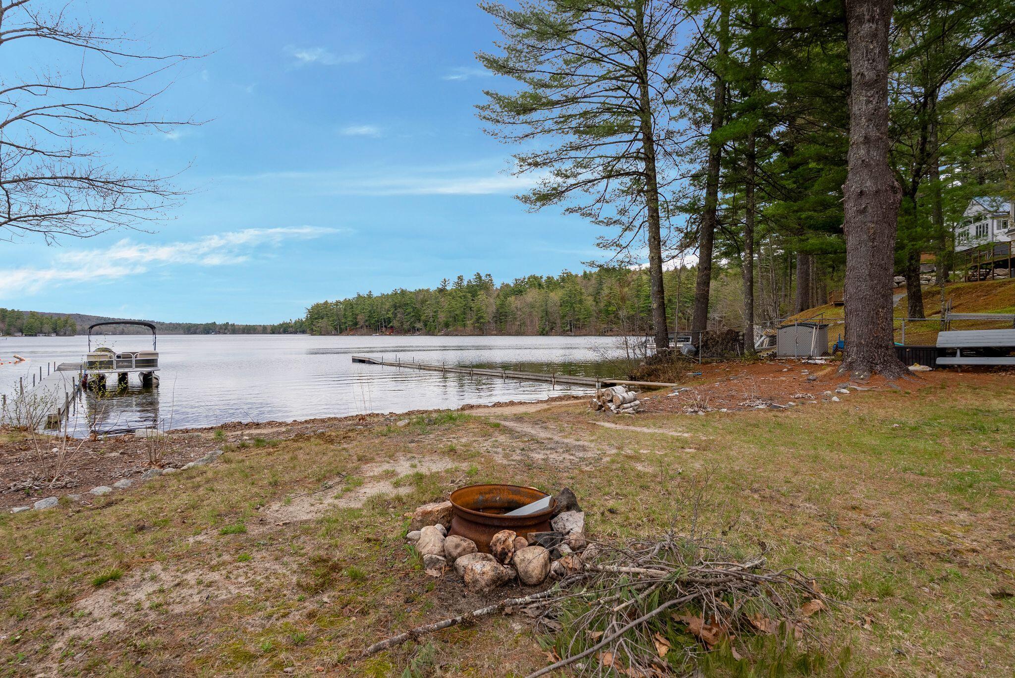 1 Gilleys Lane Raymond ME 04071
