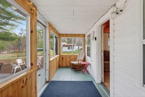 1 Gilleys Lane Raymond ME 04071