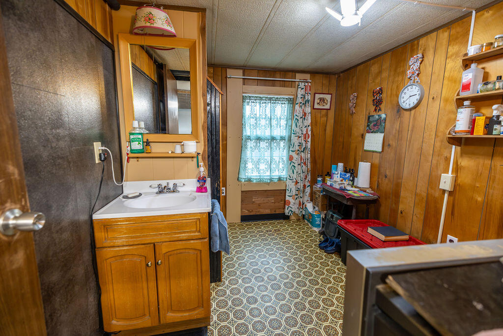 1071 Bean Road Mount Vernon ME 04352