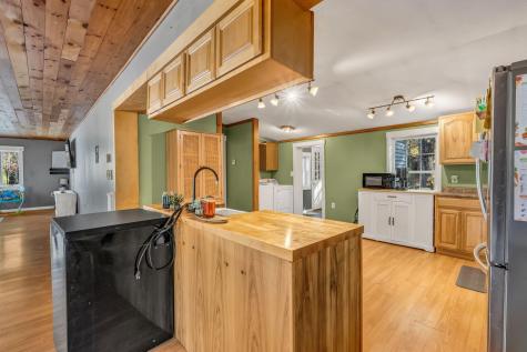 44 Country View Drive Leeds ME 04263