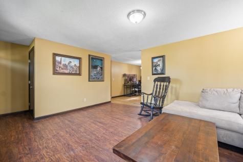 20 Sunderland Drive Auburn ME 04210