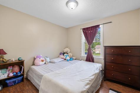 20 Sunderland Drive Auburn ME 04210