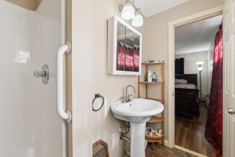 20 Sunderland Drive Auburn ME 04210