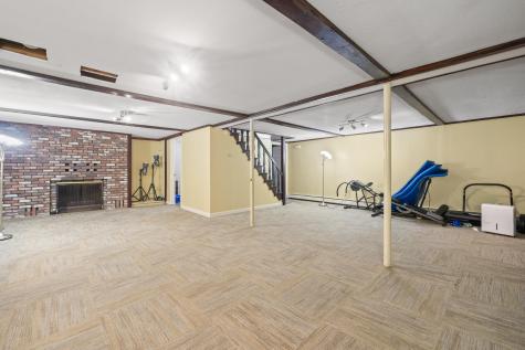 20 Sunderland Drive Auburn ME 04210