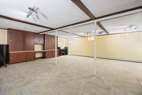 20 Sunderland Drive Auburn ME 04210