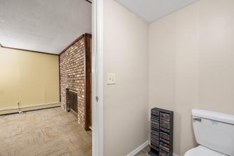 20 Sunderland Drive Auburn ME 04210