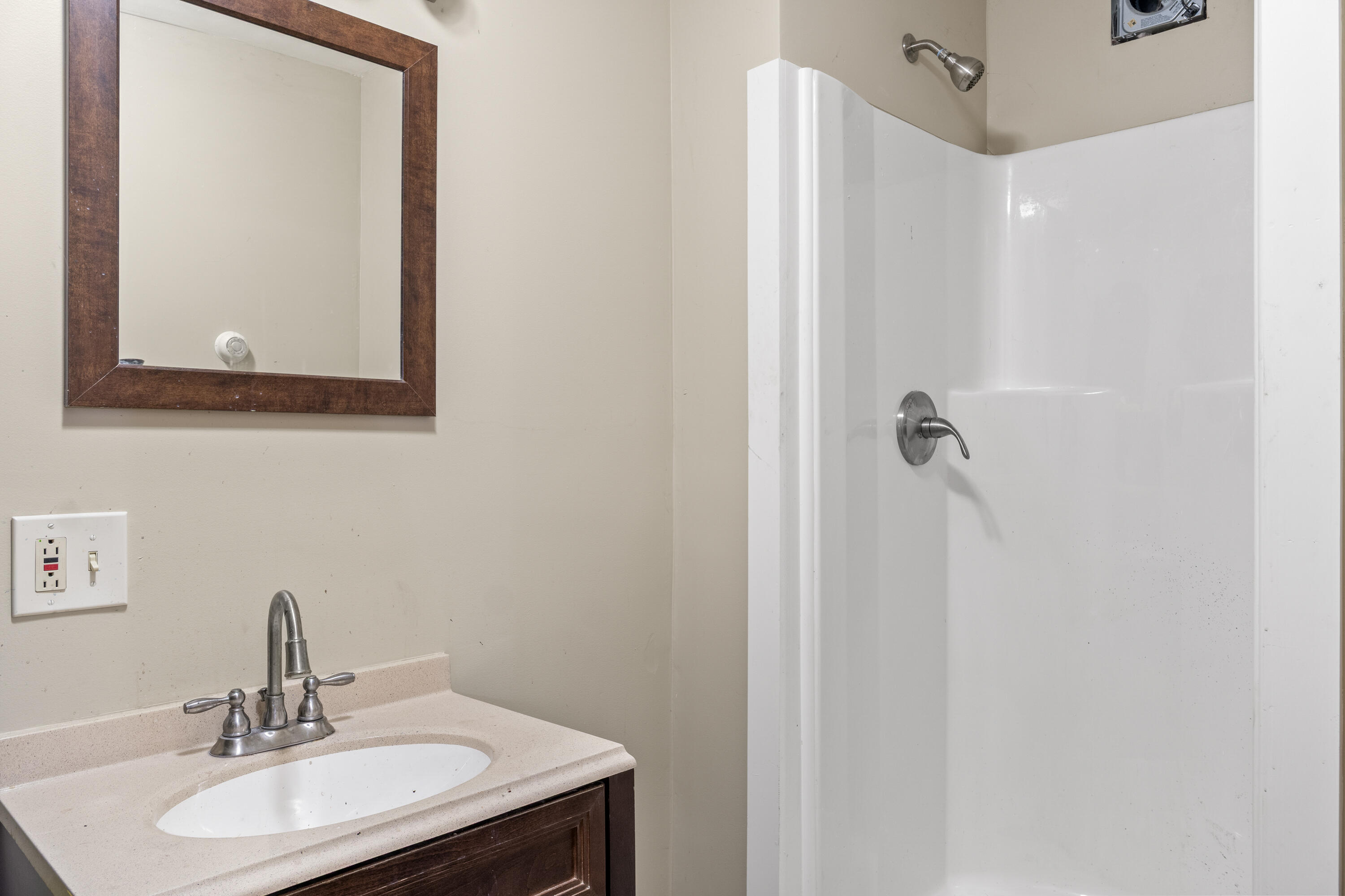 20 Sunderland Drive Auburn ME 04210