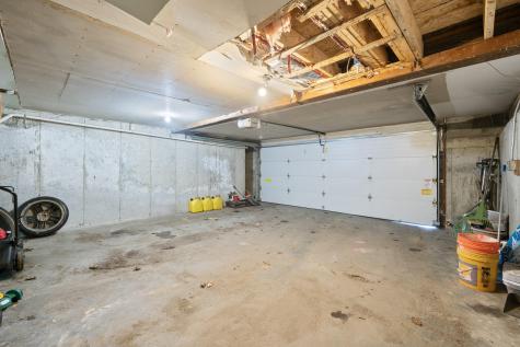 20 Sunderland Drive Auburn ME 04210