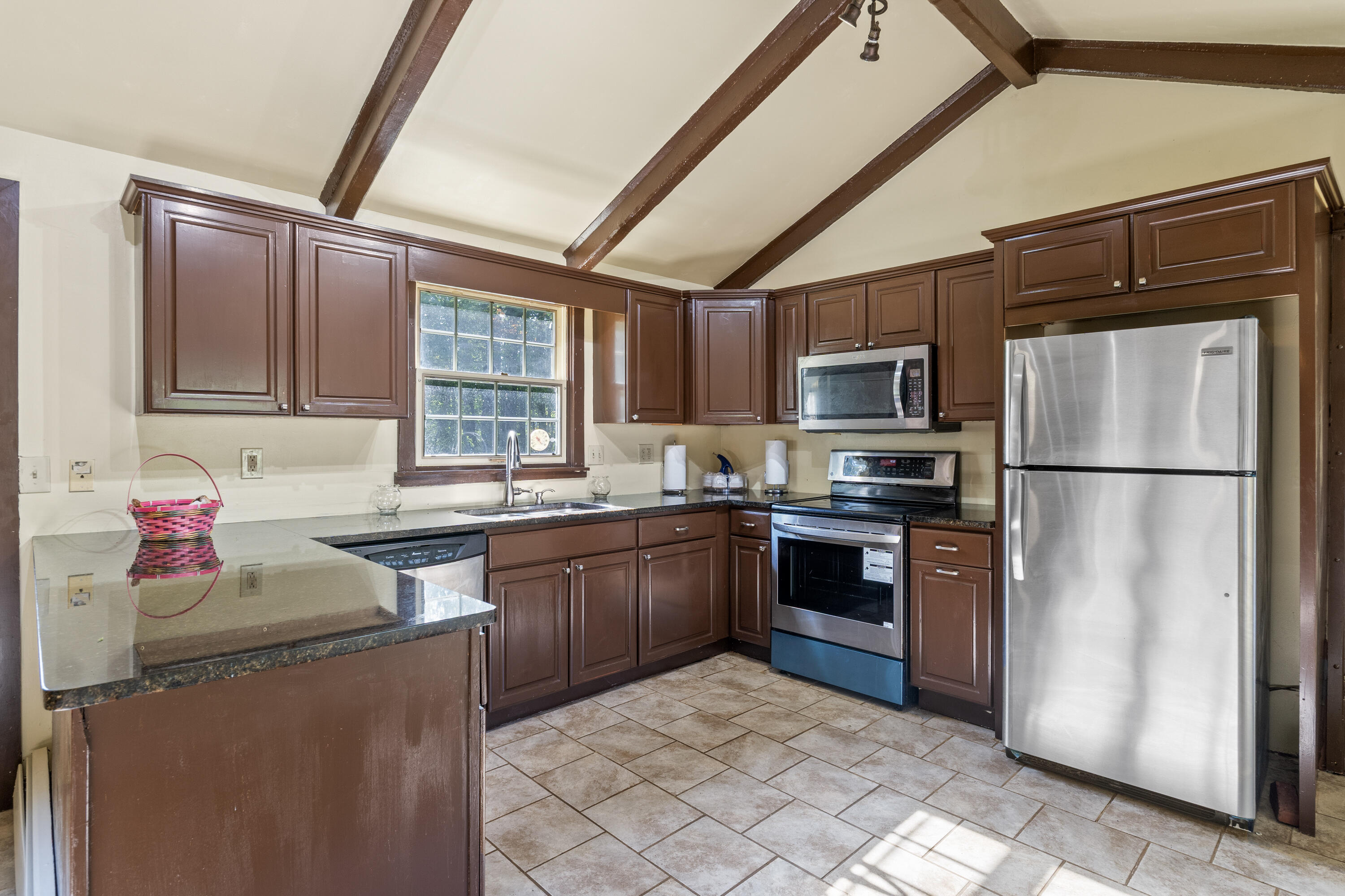 20 Sunderland Drive Auburn ME 04210