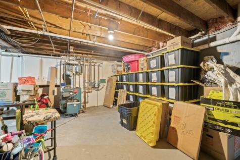 20 Sunderland Drive Auburn ME 04210