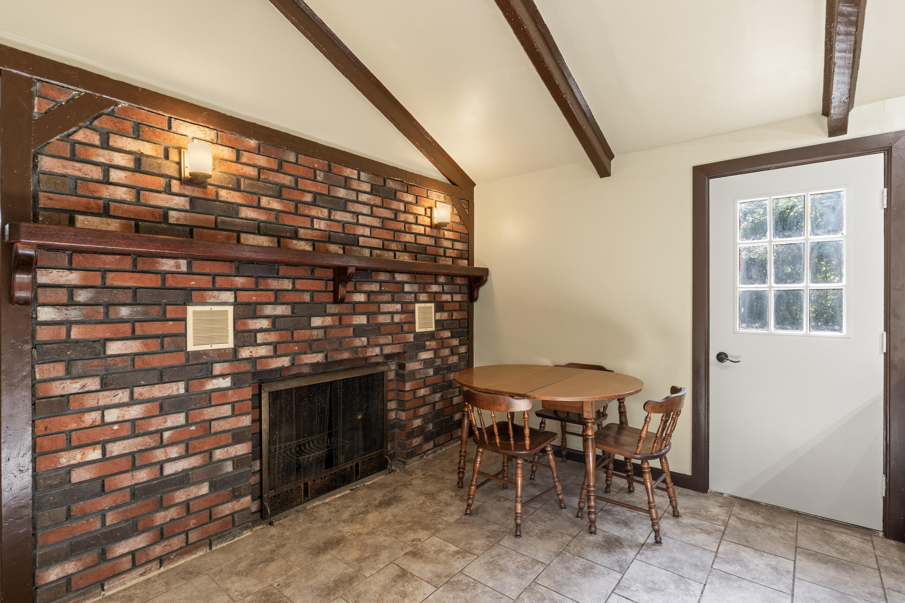 20 Sunderland Drive Auburn ME 04210