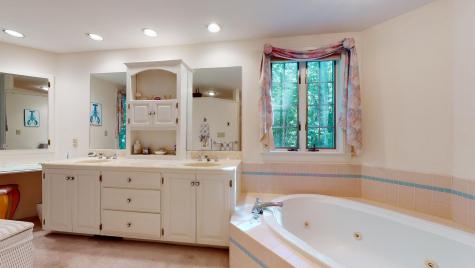 12 Lockwood Drive Kennebunk ME 04043