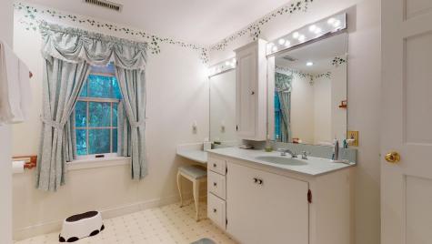 12 Lockwood Drive Kennebunk ME 04043