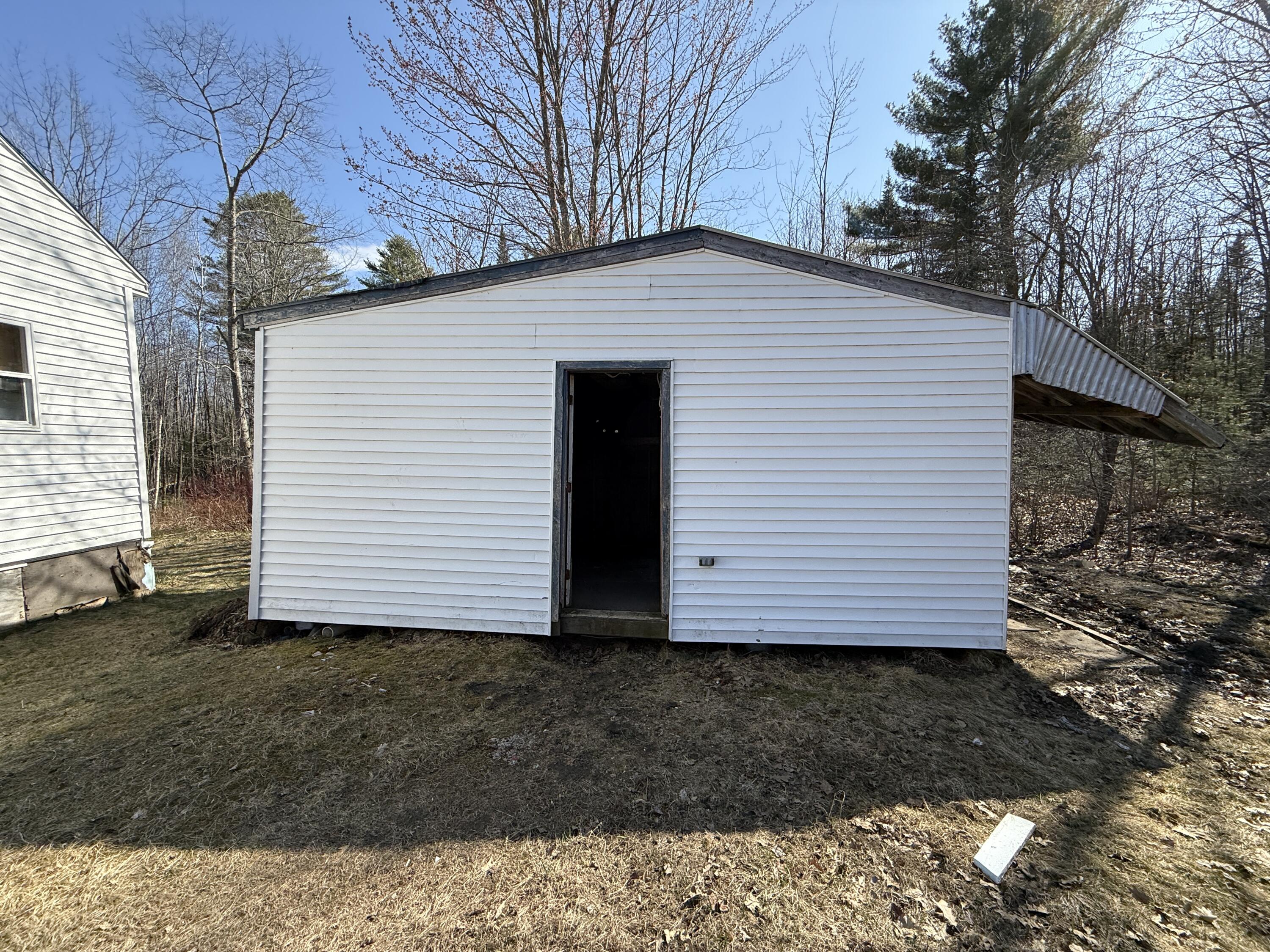 175 Mcnally Road Clinton ME 04927