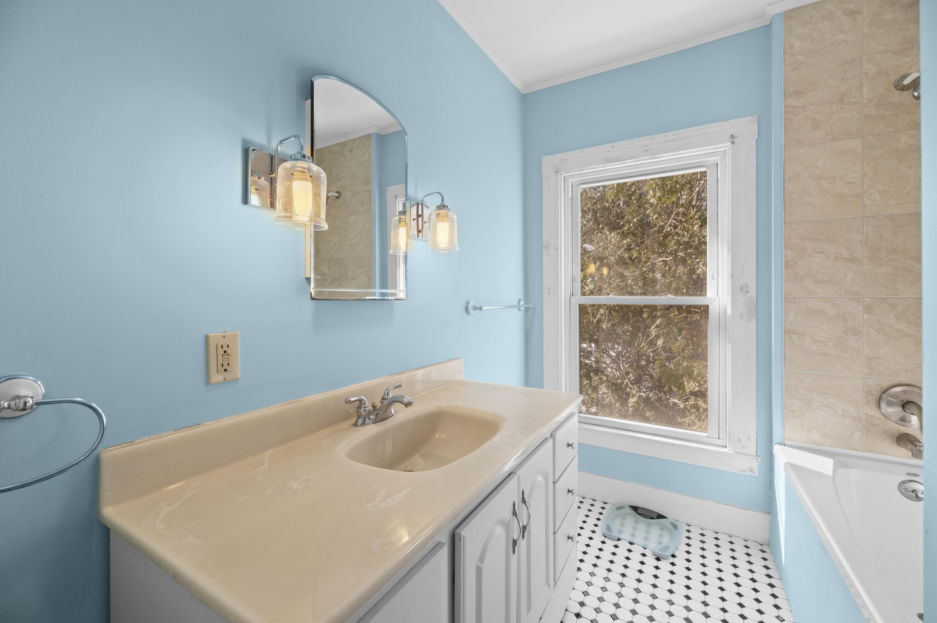 145 Highland Avenue Gardiner ME 04345