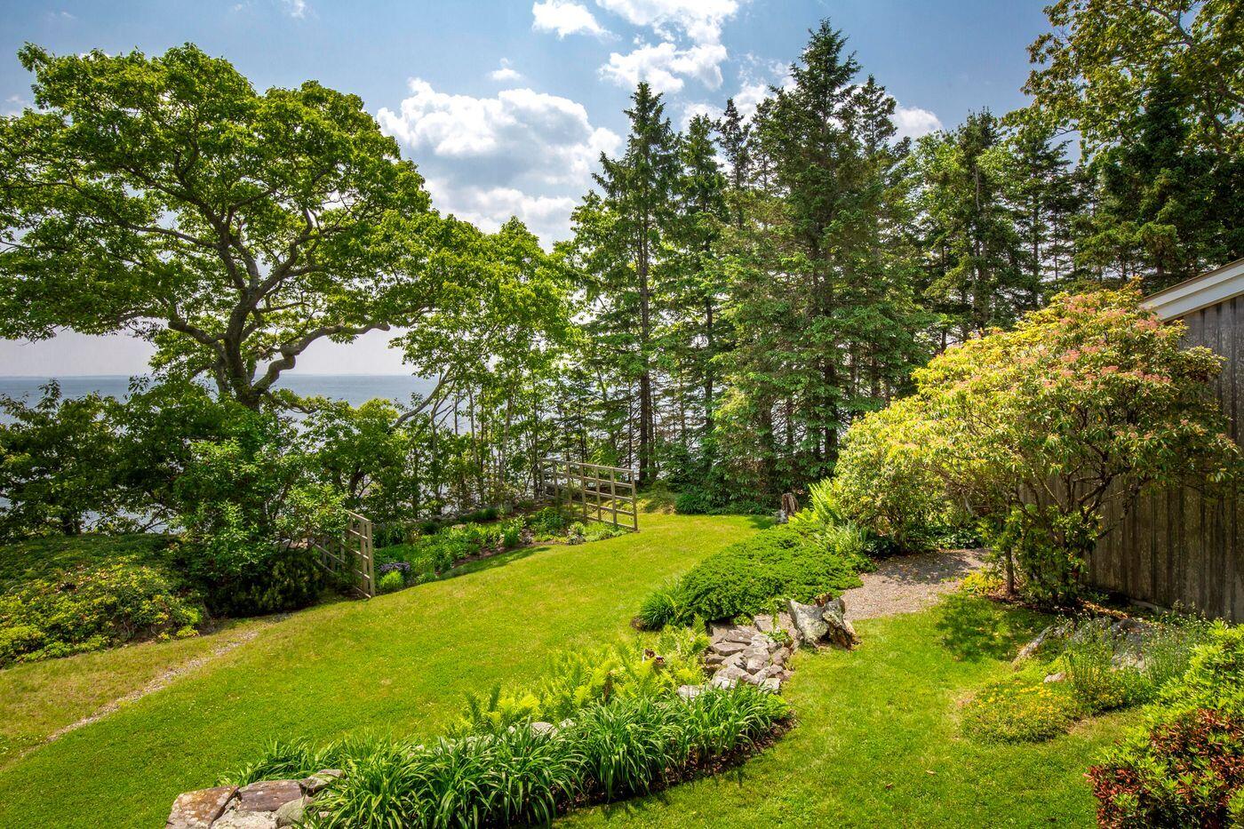 80 Hayfield Way Rockport ME 04856