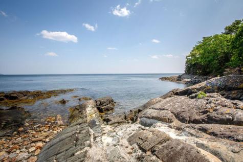 80 Hayfield Way Rockport ME 04856