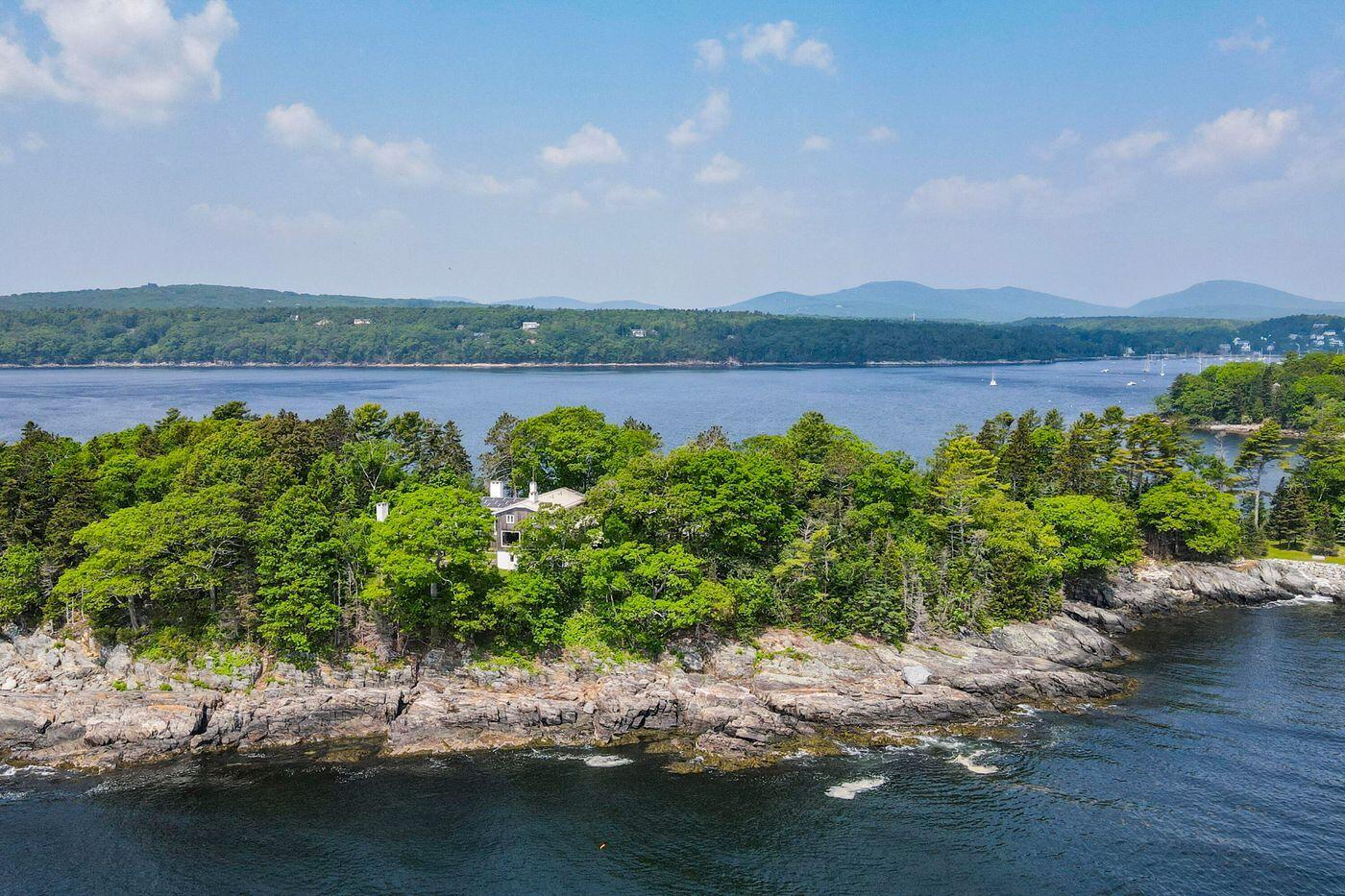 80 Hayfield Way Rockport ME 04856