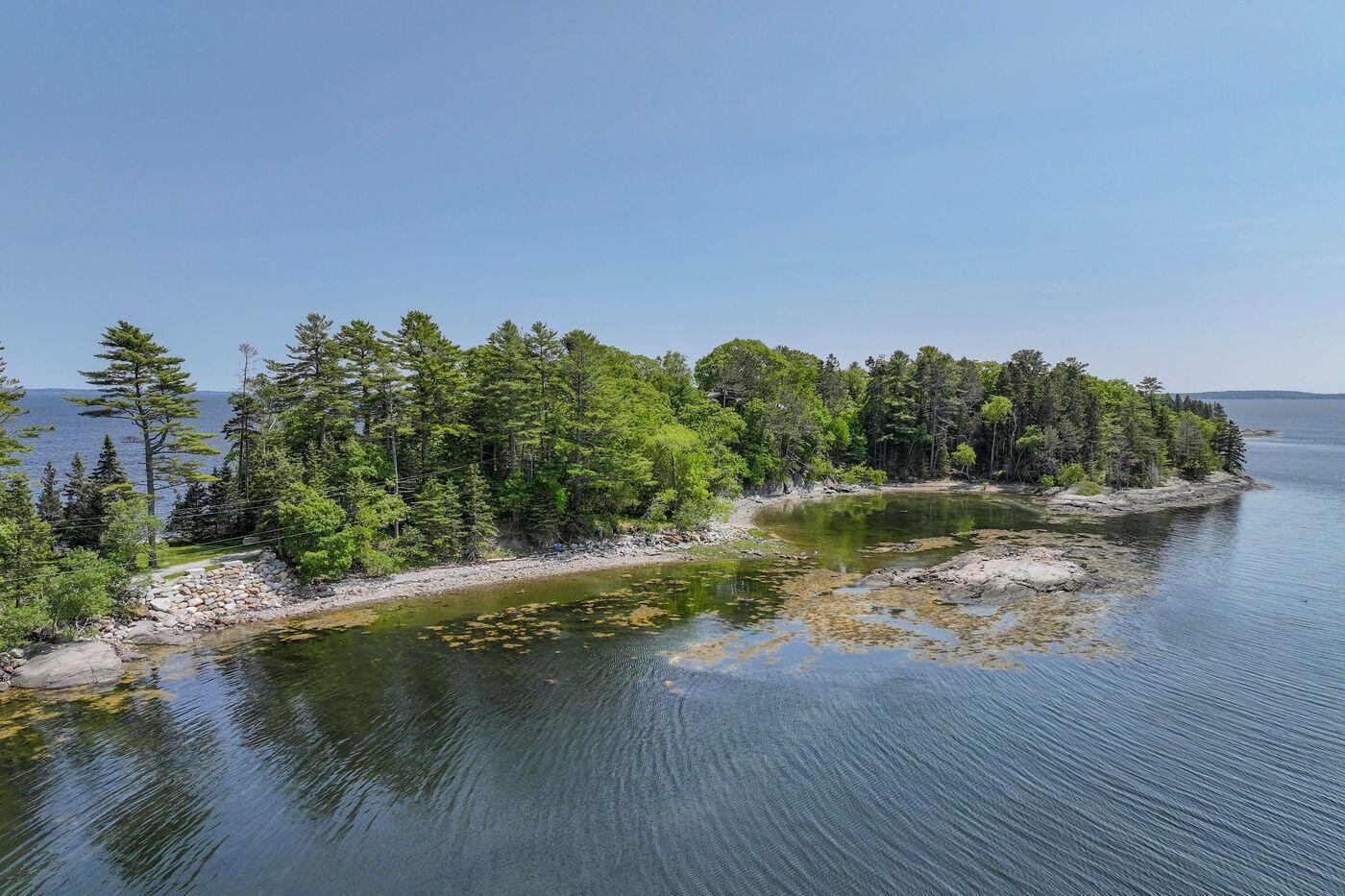 80 Hayfield Way Rockport ME 04856