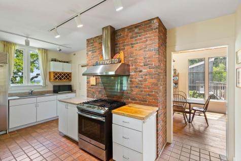 80 Hayfield Way Rockport ME 04856