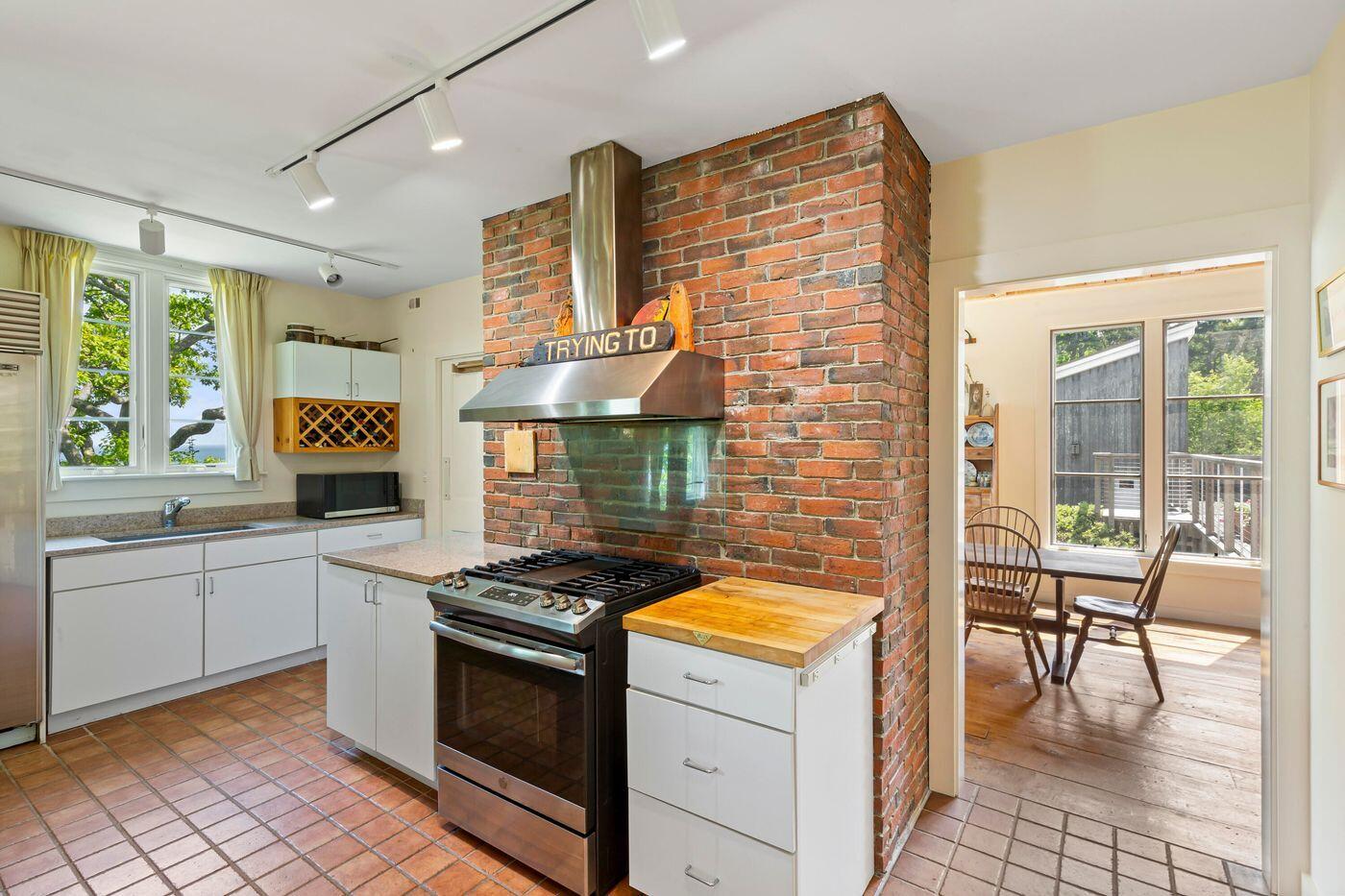 80 Hayfield Way Rockport ME 04856