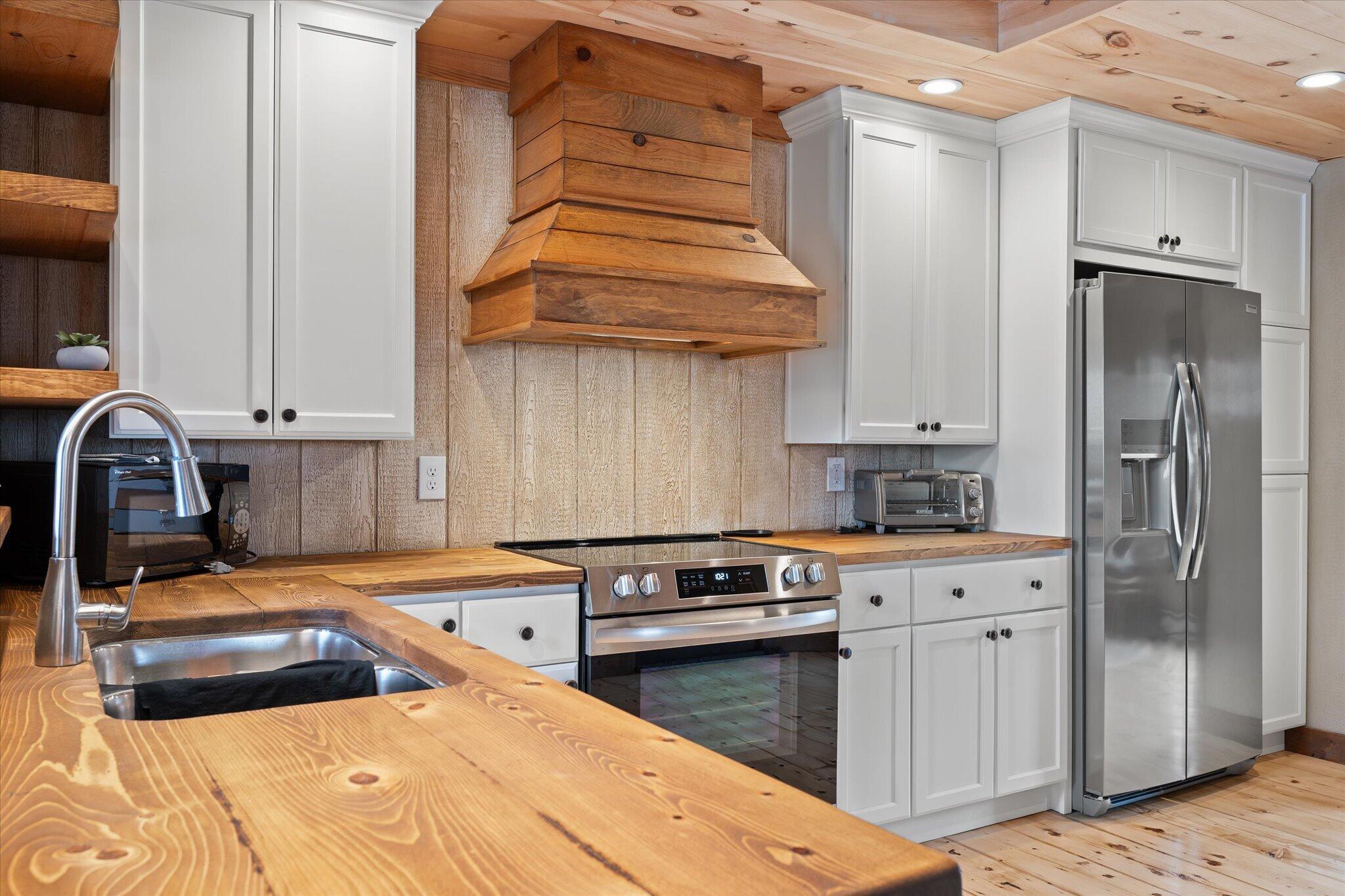 17 Hopkins Lane Verona Island ME 04416