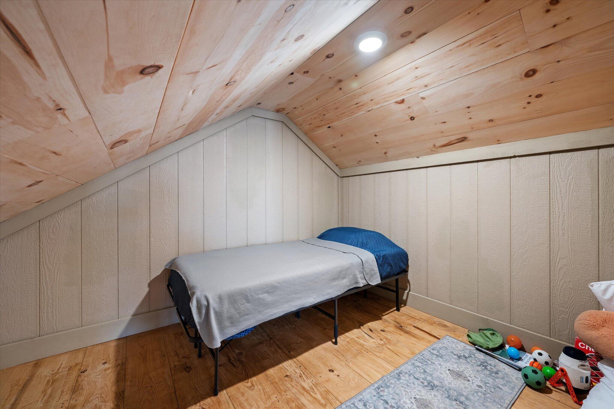 17 Hopkins Lane Verona Island ME 04416