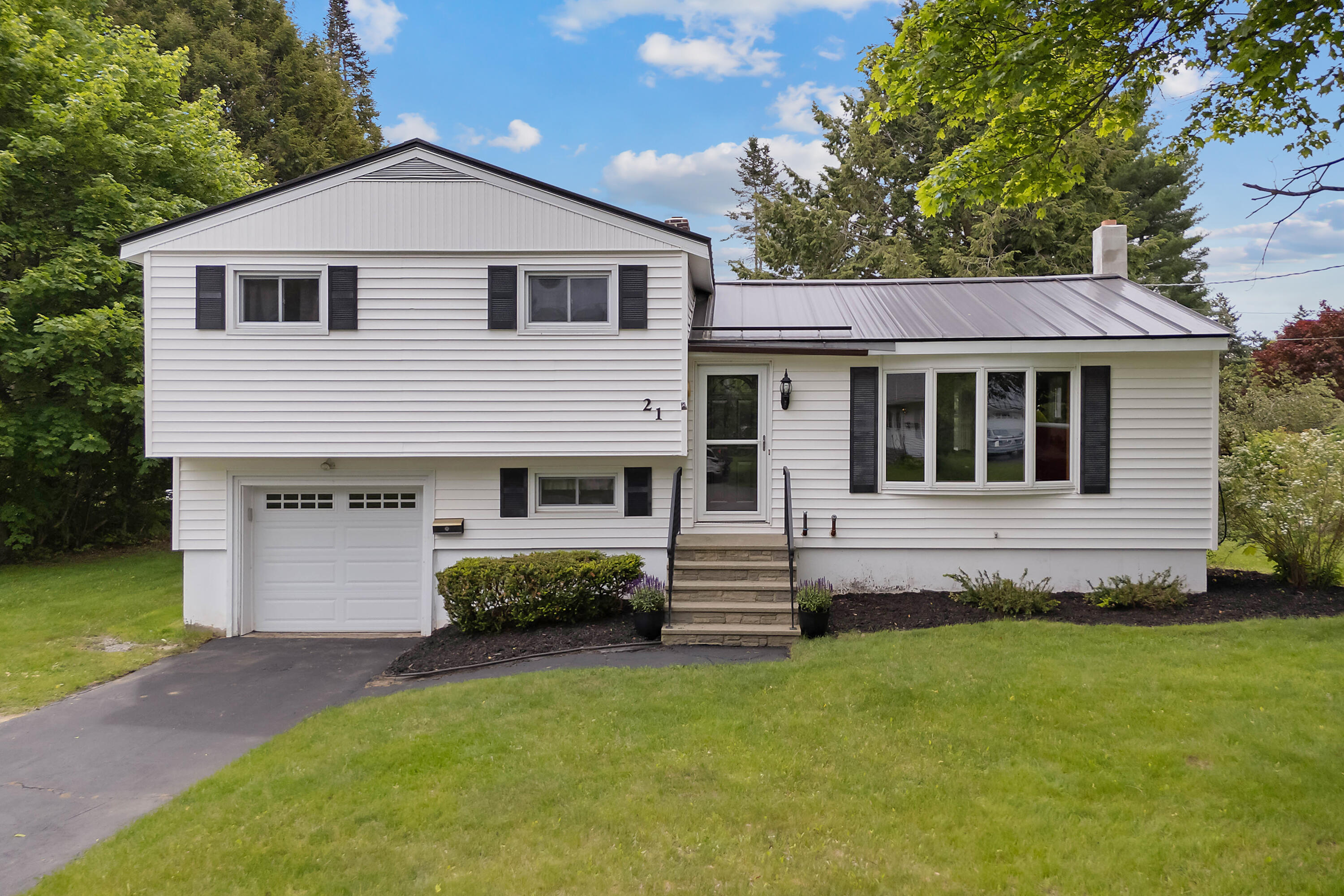 21 Nancy Drive Brunswick ME 04011