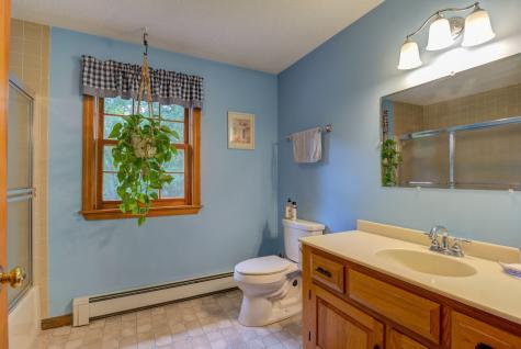 8 Coachman Avenue Auburn ME 04210