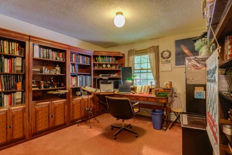 8 Coachman Avenue Auburn ME 04210