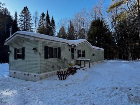 17 Green Road Madison ME 04950