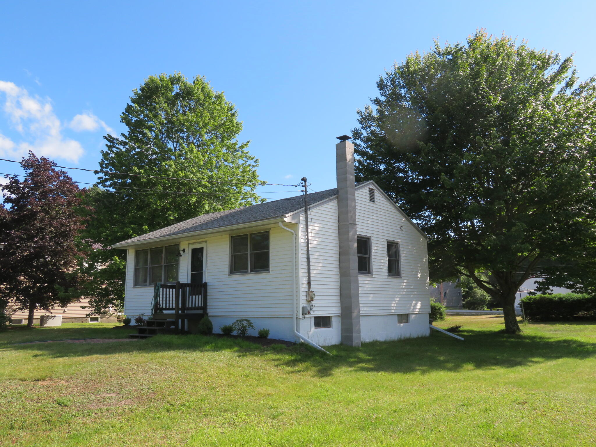 10 Crockett Road Raymond ME 04071