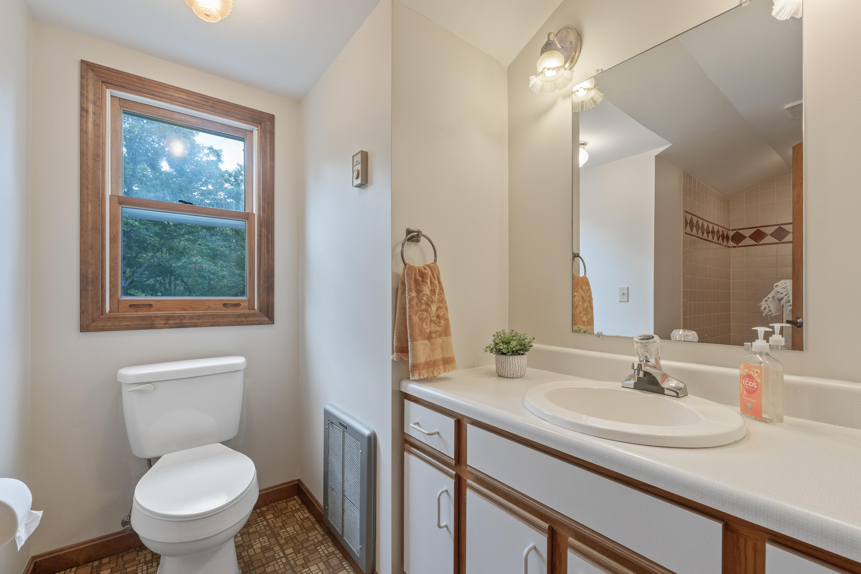 48 Percy Cove Road Nobleboro ME 04555