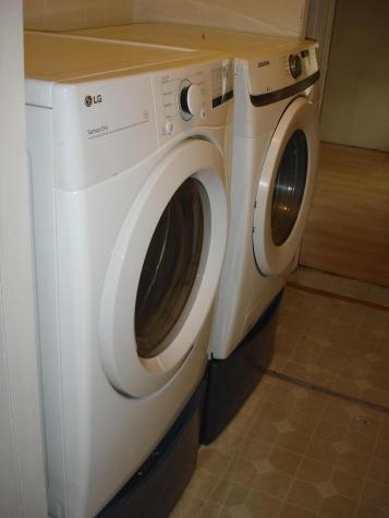 8 Holiday Lane Standish ME 04084