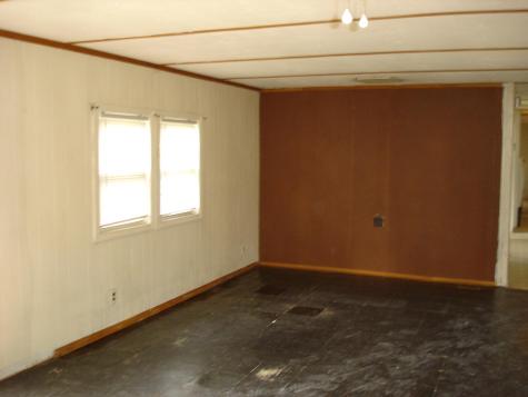 8 Holiday Lane Standish ME 04084