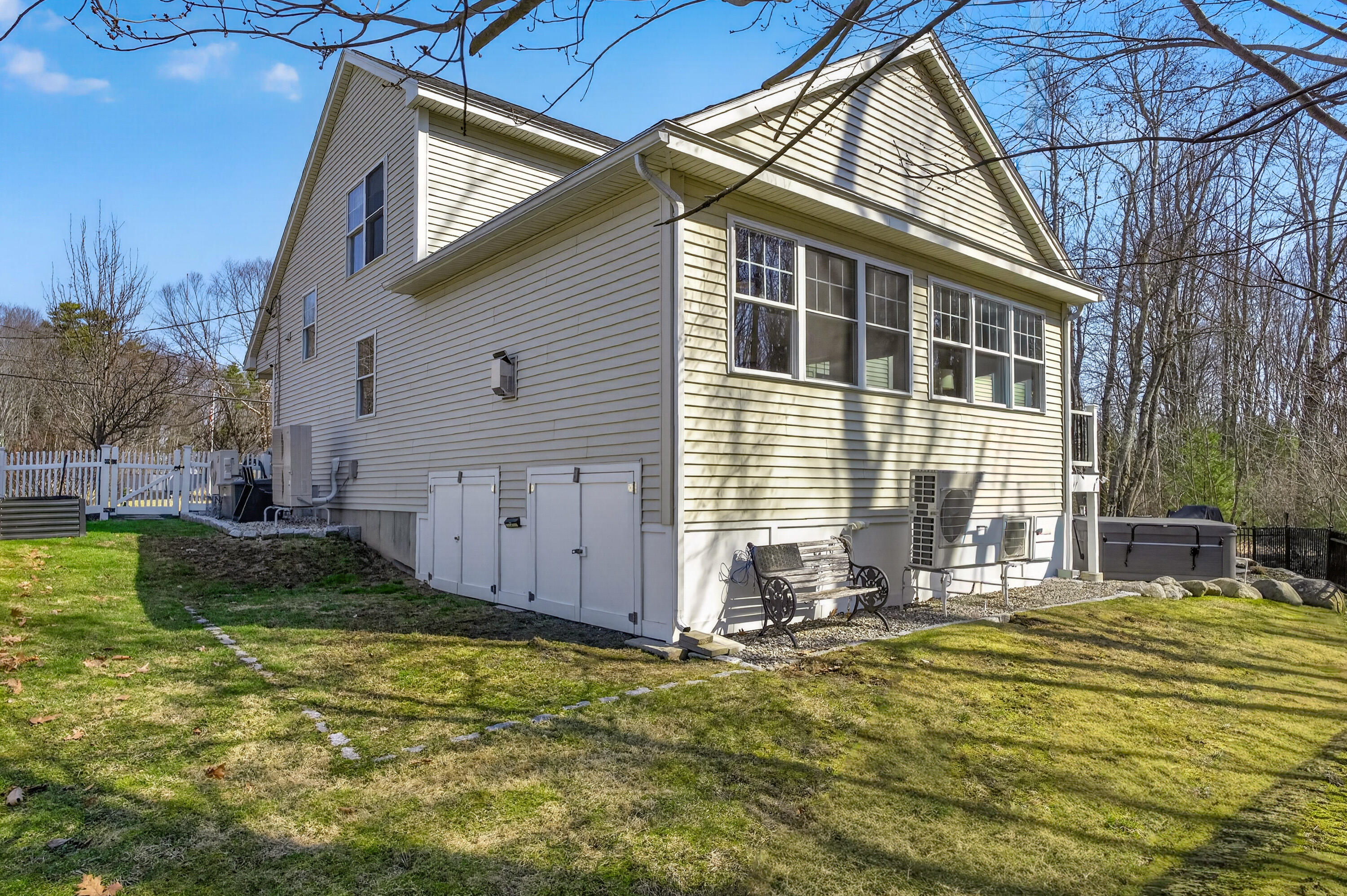 28 Elmwood Avenue Scarborough ME 04074