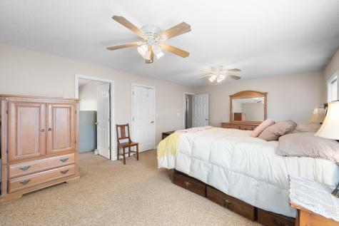 6 Hurds Corner Road Palmyra ME 04965