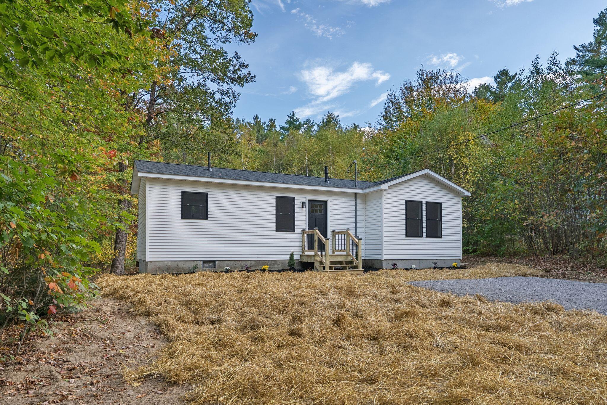 19 Estate Road Naples ME 04055