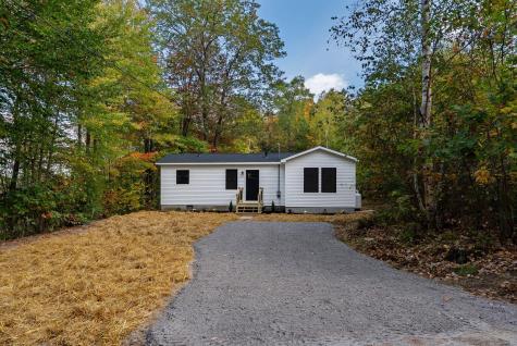 19 Estate Road Naples ME 04055