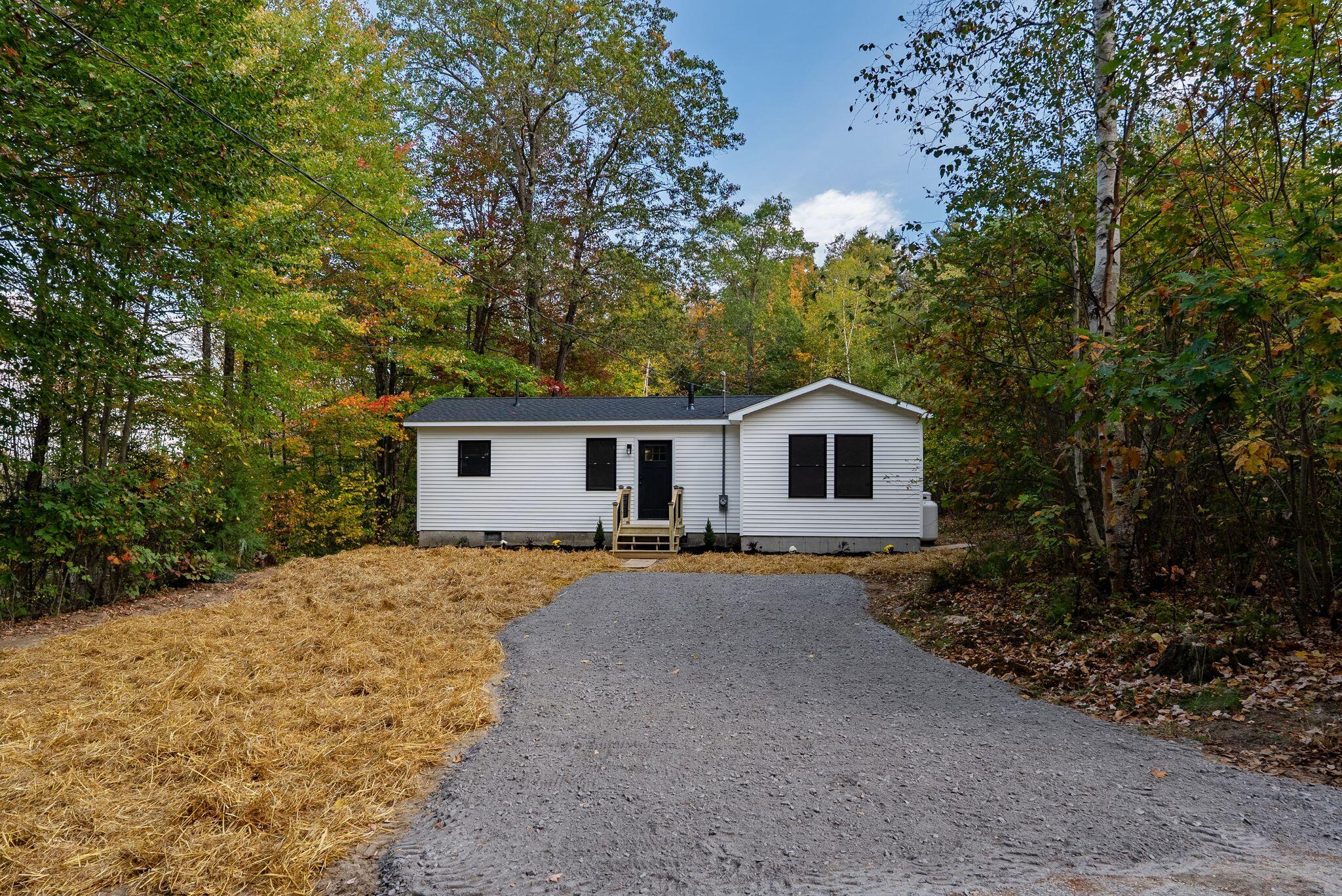 19 Estate Road Naples ME 04055