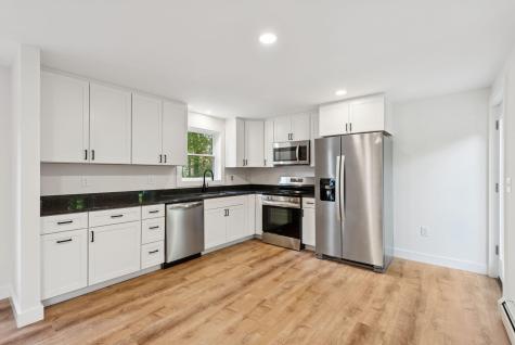 19 Estate Road Naples ME 04055