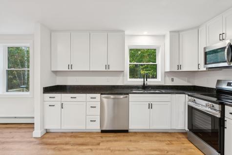 19 Estate Road Naples ME 04055