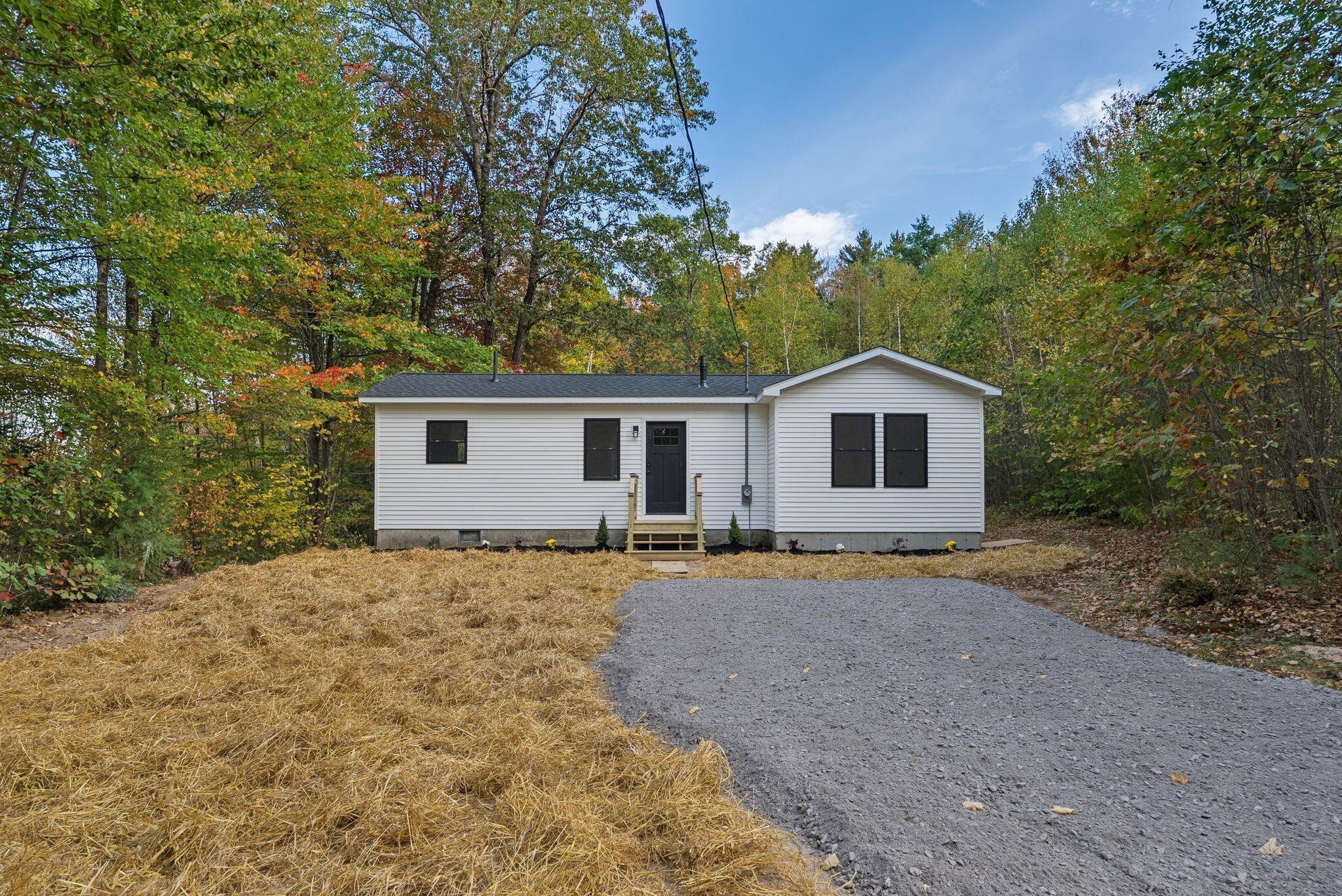 19 Estate Road Naples ME 04055