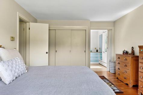 69 Falmouth Road Falmouth ME 04105