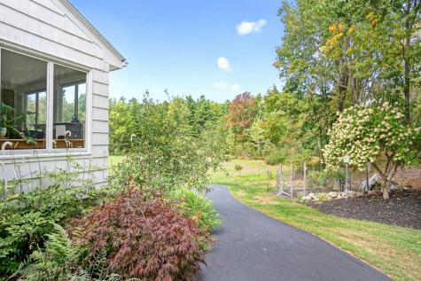 69 Falmouth Road Falmouth ME 04105